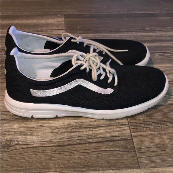 vans running shoes mens